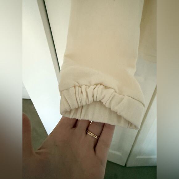 Free People FP Beach Nilla Cream Ivory Relaxed Pullover Sweatshirt Size Medium - Picture 3 of 9